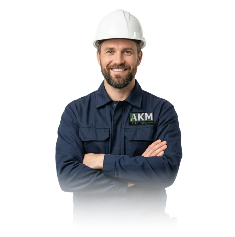 Um Ihnen eine präzise Kosteneinschätzung zu geben, benötigen wir einige Details zu Ihrem Vorhaben. Unser Schnell-Check bewertet Ihren Bedarf nach aktuellen VDE-Normen und liefert eine erste Einschätzung der Material- und Montagekosten, einen Überblick über mögliche Modernisierungen (z.B. Zählerschrank) sowie eine kostenlose telefonische Erstberatung durch unsere Meister.